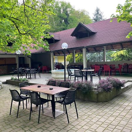 Gostisce Senica Hotel Senovo Exterior photo