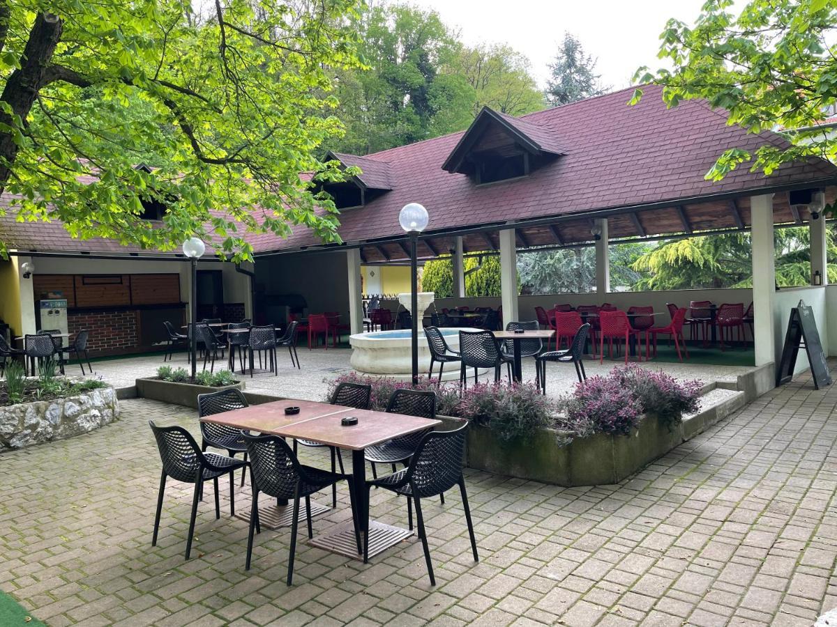Gostisce Senica Hotel Senovo Exterior photo